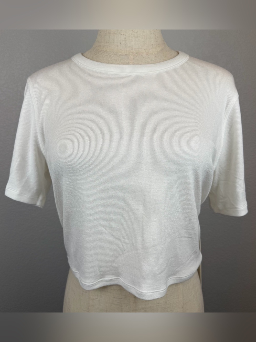 NWT Lululemon Hold Tight Straight-Hem Cropped T-Shirt White | Size 12